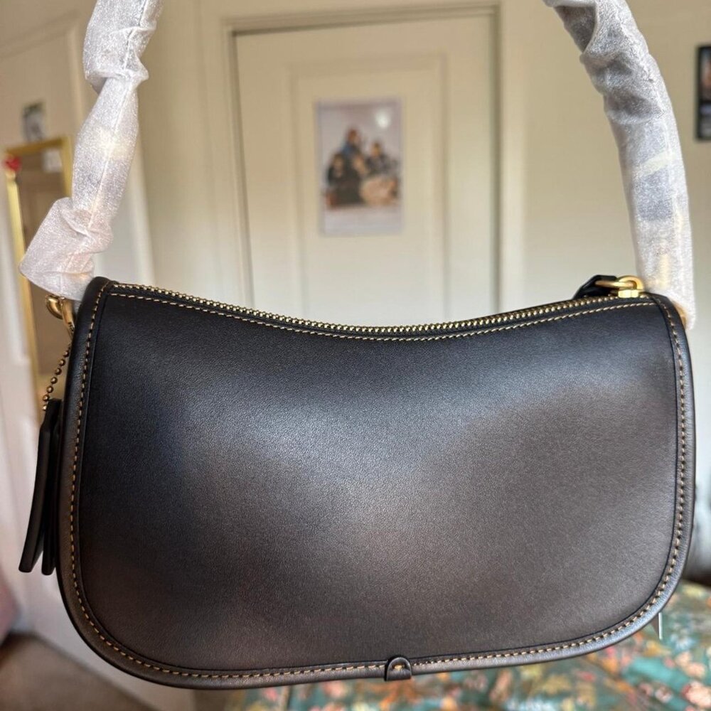 BNWT Coach Swinger - Picture 3 of 4
